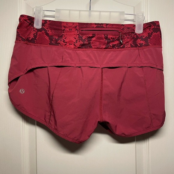 Lululemon Run Speed short- Red with dark red snakeskin design - Picture 2 of 3